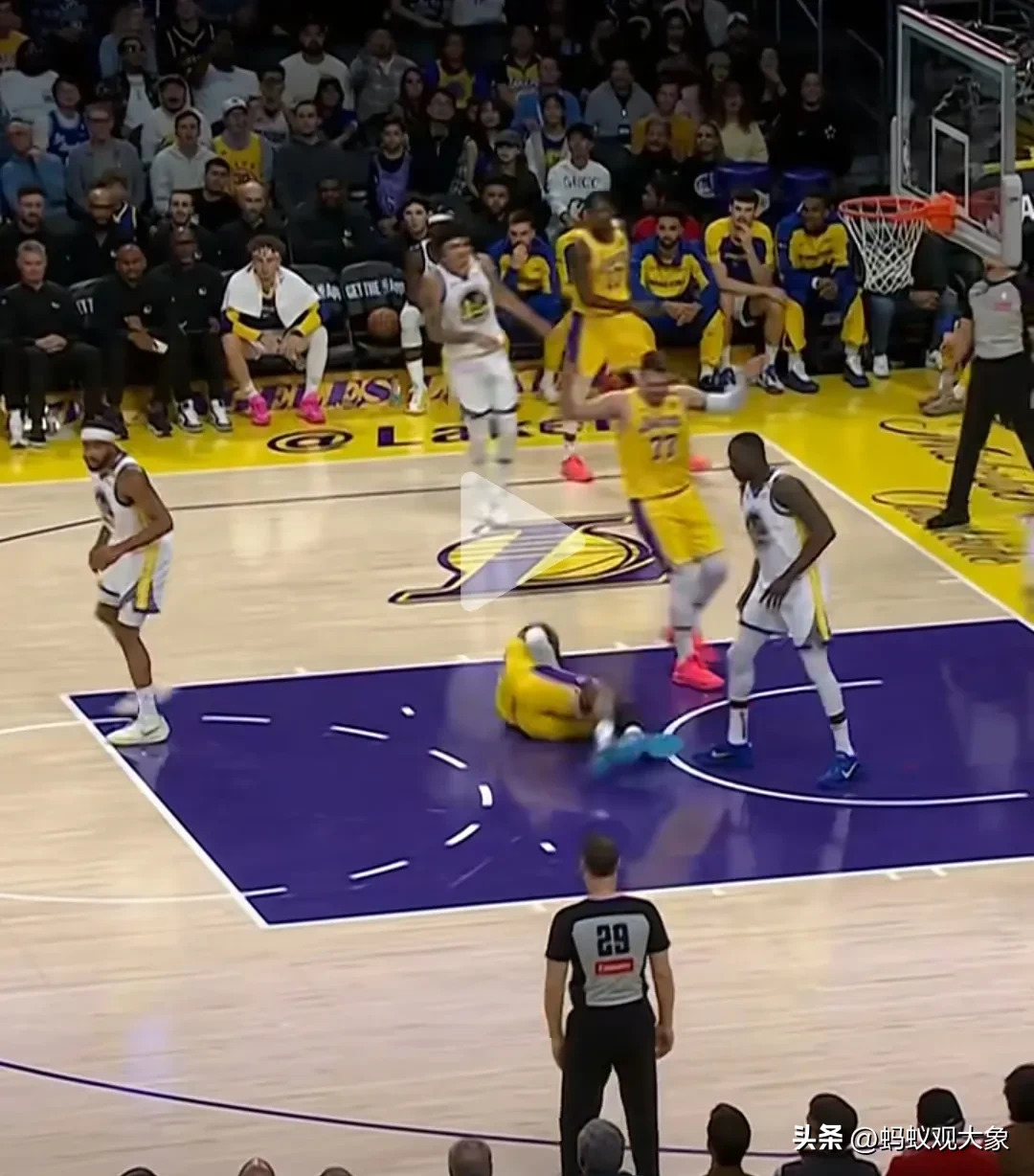 九游体育APP-詹姆斯连续十五场比赛得分超过败北，塞尔维亚队挑战极限！的简单介绍-九游体育APP